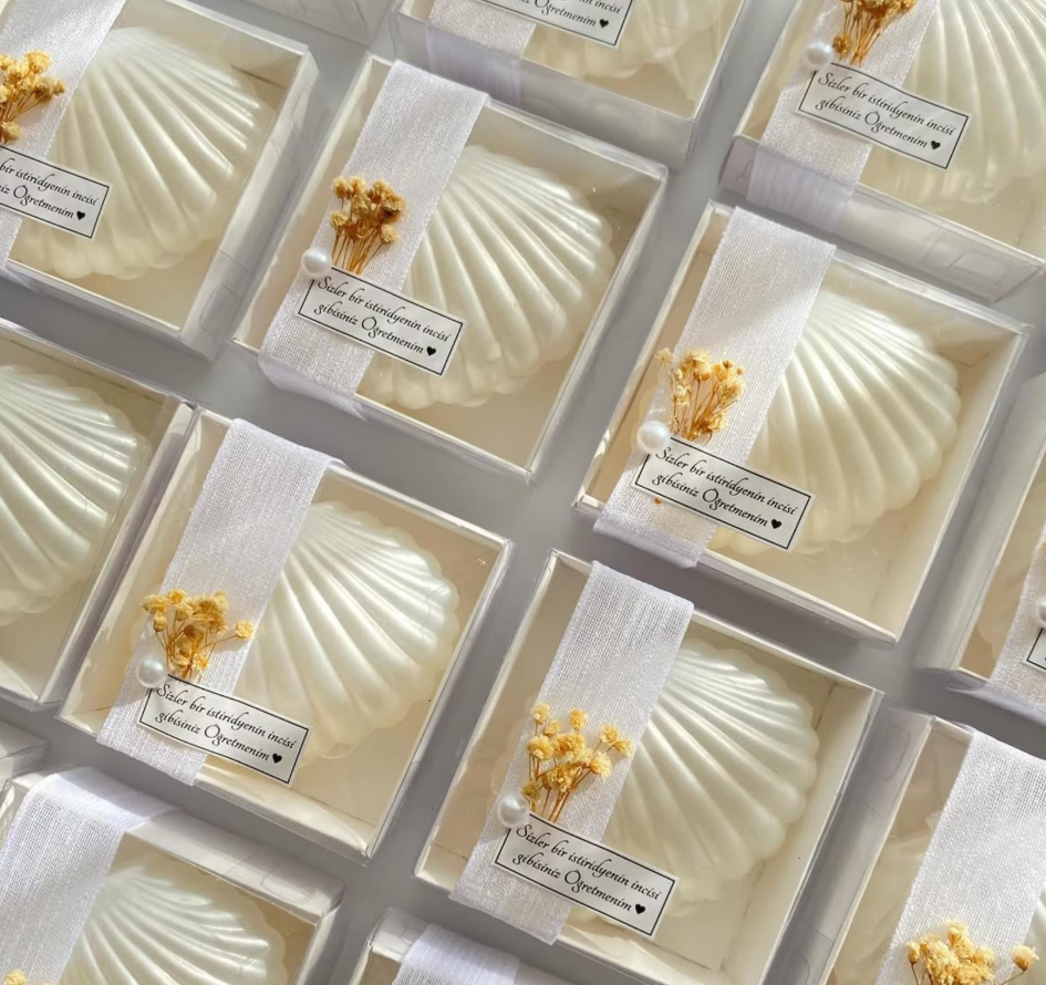 Elegant Wedding Candle Favors