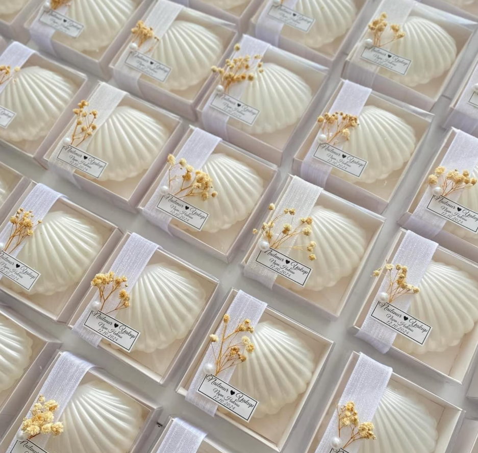 Elegant Wedding Candle Favors