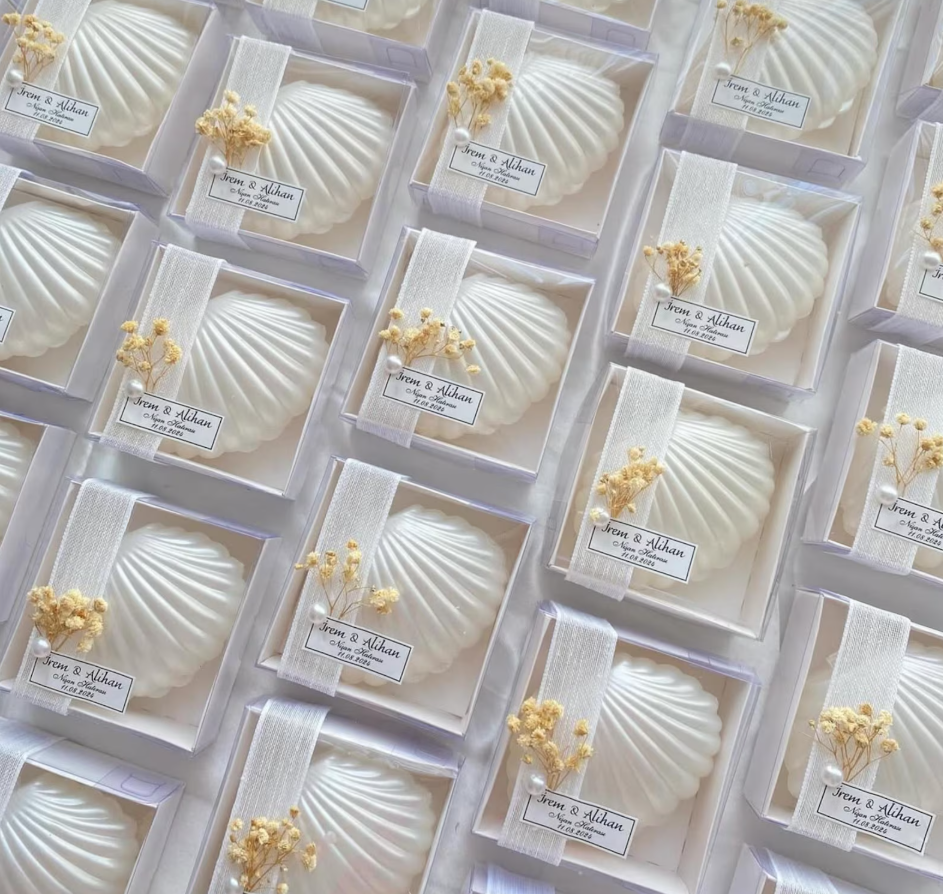 Elegant Wedding Candle Favors