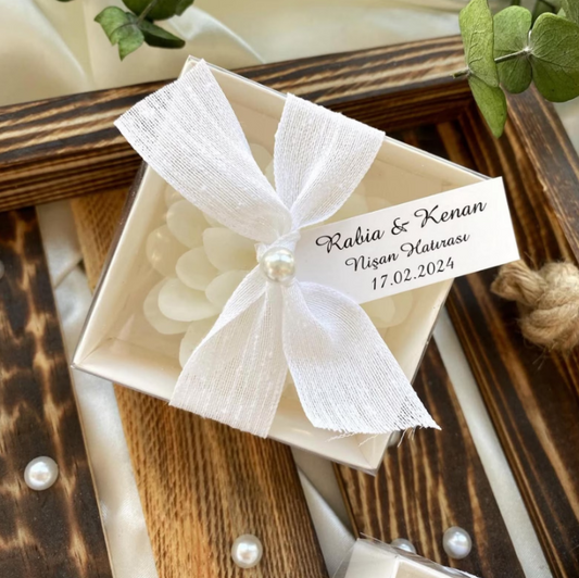 Delight Your Guests with Wedding Favors