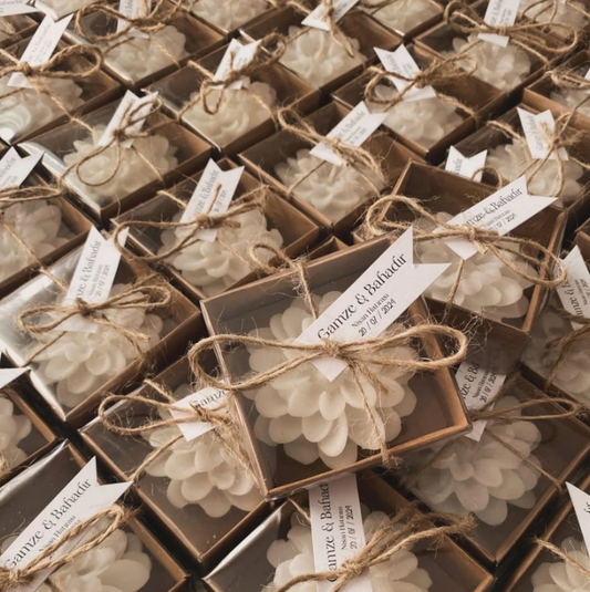 Personalized Rustic Wedding Candle Favors: Bridal Shower Gifts