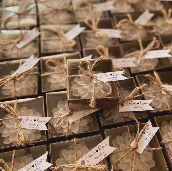 Personalized Rustic Wedding Candle Favors: Bridal Shower Gifts