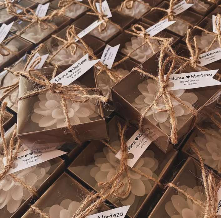Personalized Rustic Wedding Candle Favors: Bridal Shower Gifts
